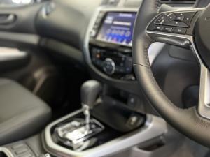 Nissan Navara 2.5DDTi double cab Stealth - Image 11