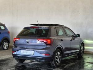 Volkswagen Polo hatch 1.0TSI Life auto - Image 10