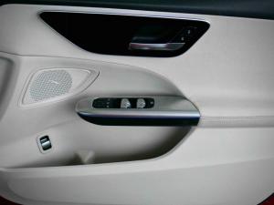 Mercedes-Benz C-Class C220d Avantgarde - Image 13