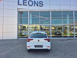 Volkswagen Polo hatch 1.0TSI Life manual - Image 5