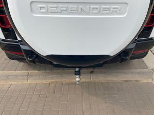 Land Rover Defender 110 D350 X-Dynamic HSE - Image 8