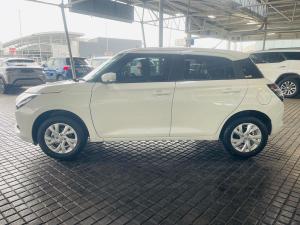 Suzuki Swift 1.2 GL+ auto - Image 4