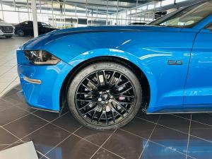 Ford Mustang 5.0 GT fastback - Image 13