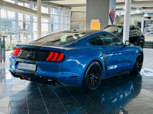 Ford Mustang 5.0 GT fastback - Image 2