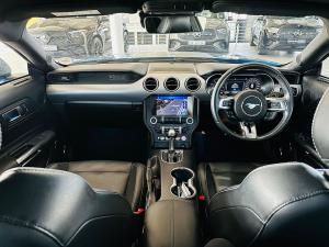 Ford Mustang 5.0 GT fastback - Image 4