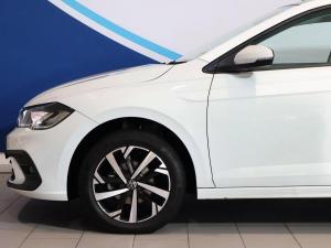 Volkswagen Polo hatch 1.0TSI Life manual - Image 8