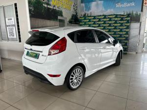 Ford Fiesta 5-door 1.0T Titanium - Image 4