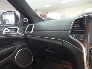Jeep Grand Cherokee SRT - Image 14