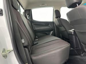 Isuzu D-MAX 250 HO HI-RIDE D/C - Image 11