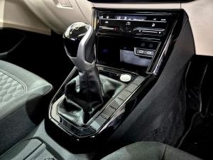 Volkswagen Polo sedan 1.0TSI Life - Image 15