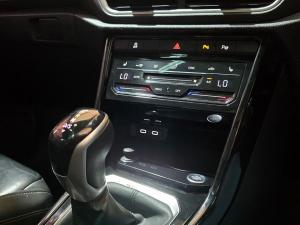 Volkswagen T-Roc 2.0TSI 4Motion R-Line - Image 17