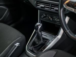 Volkswagen Polo hatch 1.0TSI Life manual - Image 12