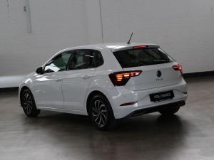 Volkswagen Polo hatch 1.0TSI Life manual - Image 4