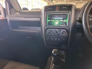 Suzuki Jimny 1.3 - Image 10