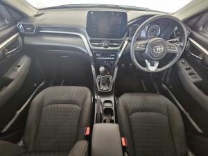 Toyota Urban Cruiser 1.5 XR manual - Image 6