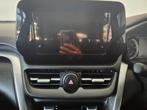 Toyota Urban Cruiser 1.5 XR manual - Image 11