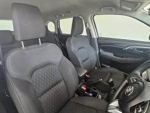 Toyota Urban Cruiser 1.5 XR manual - Image 12