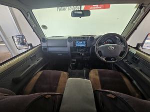 Toyota Land Cruiser 79 4.5D-4D LX V8 single cab - Image 12