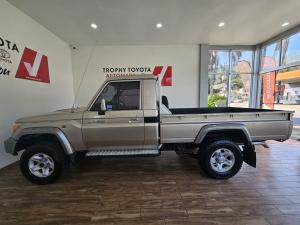 Toyota Land Cruiser 79 4.5D-4D LX V8 single cab - Image 16