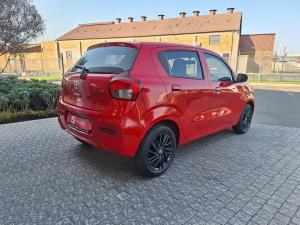 Toyota Vitz 1.0 XR manual - Image 2