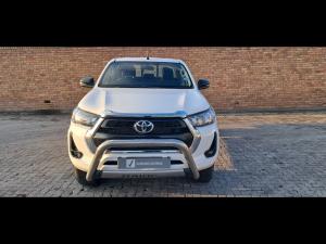 Toyota Hilux 2.4GD-6 double cab 4x4 Raider manual - Image 4