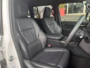 Toyota Land Cruiser Prado 2.8GD VX-R - Image 14
