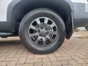 Toyota Land Cruiser Prado 2.8GD VX-R - Image 18
