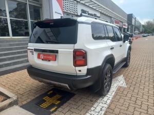 Toyota Land Cruiser Prado 2.8GD VX-R - Image 2