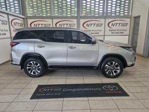 Toyota Fortuner 2.8 GD-6 4X4 VX automatic - Image 3