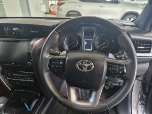 Toyota Fortuner 2.8 GD-6 4X4 VX automatic - Image 8