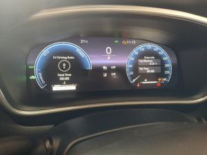 Toyota Corolla Cross 1.8 XR Hybrid - Image 11