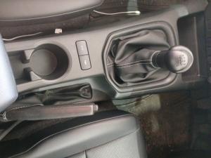 Toyota Hilux 2.4 GD-6 SR 4X4D/C - Image 11