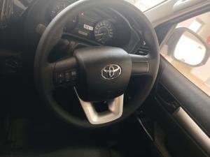 Toyota Hilux 2.4 GD-6 SR 4X4D/C - Image 8