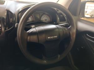 Isuzu D-MAX 250 HO X-RIDER Black D/C - Image 8