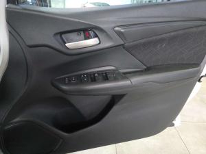 Honda WR-V 1.2 Comfort - Image 11