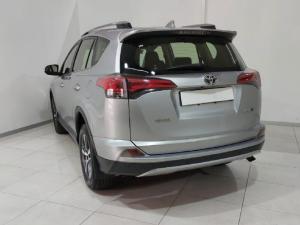 Toyota RAV4 2.0 GX auto - Image 3
