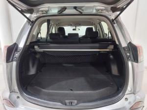 Toyota RAV4 2.0 GX auto - Image 5