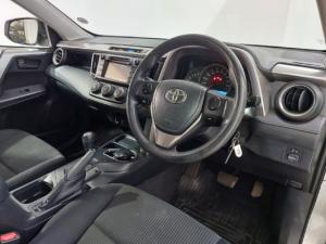 Toyota RAV4 2.0 GX auto - Image 6