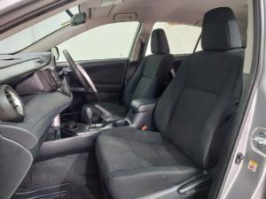 Toyota RAV4 2.0 GX auto - Image 7