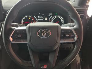 Toyota Land Cruiser 300 3.3D GR-Sport - Image 13