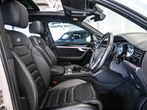 Volkswagen Touareg V6 TDI Executive R-Line - Image 15