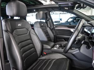 Volkswagen Touareg V6 TDI Executive R-Line - Image 18