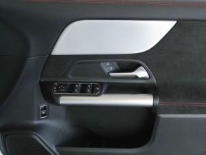 Mercedes-Benz GLA GLA200 Progressive - Image 13