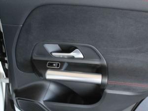Mercedes-Benz GLA GLA200 Progressive - Image 14