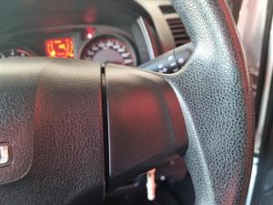 Isuzu D-Max Gen 6 250 single cab Fleetside safety - Image 15