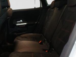 Mercedes-Benz GLA GLA200d Progressive - Image 14