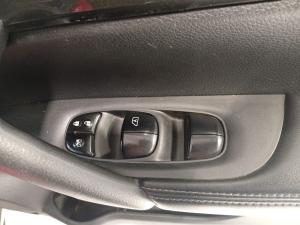 Nissan X-Trail 2.5 4x4 Acenta Tech - Image 12