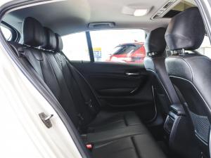 BMW 1 Series 120i 5-door auto - Image 17