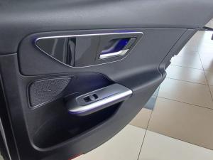 Mercedes-Benz C-Class C200 Avantgarde - Image 14
