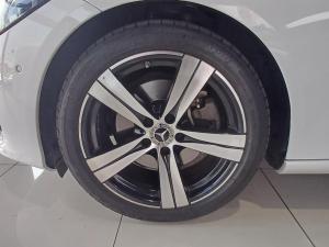 Mercedes-Benz C-Class C200 Avantgarde - Image 9